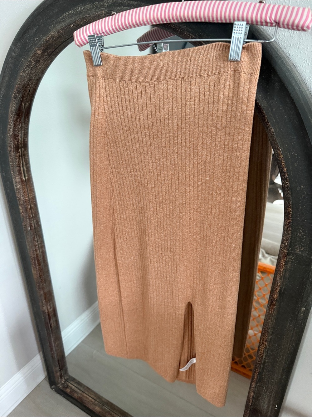 NWT Free People MIDI Sweater Tan/Beige Skirt- Small